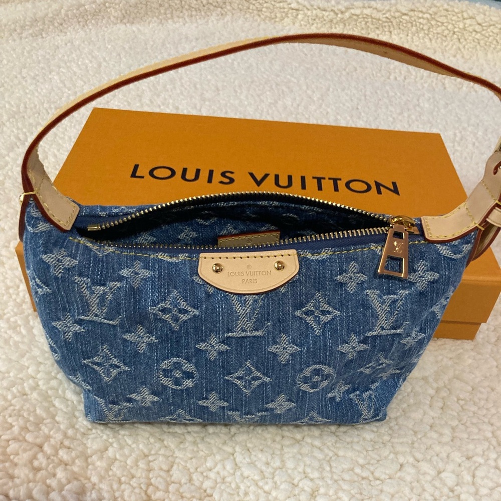 Authentic Louis Vuitton Remix Hills Pouchette
